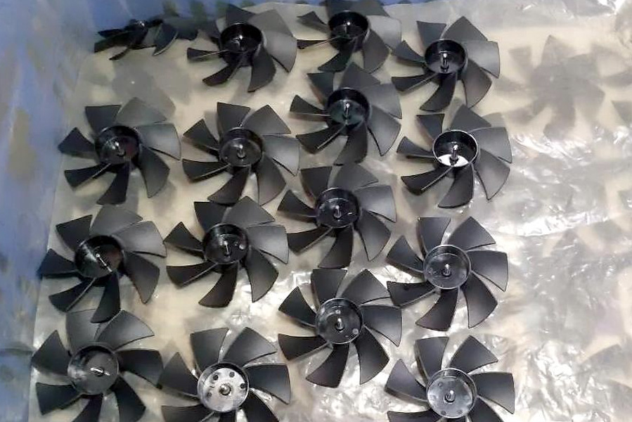 002 Fan Blades